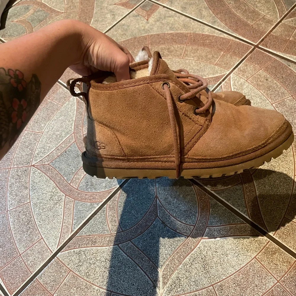 Laced uggs - Picture 2 of 2